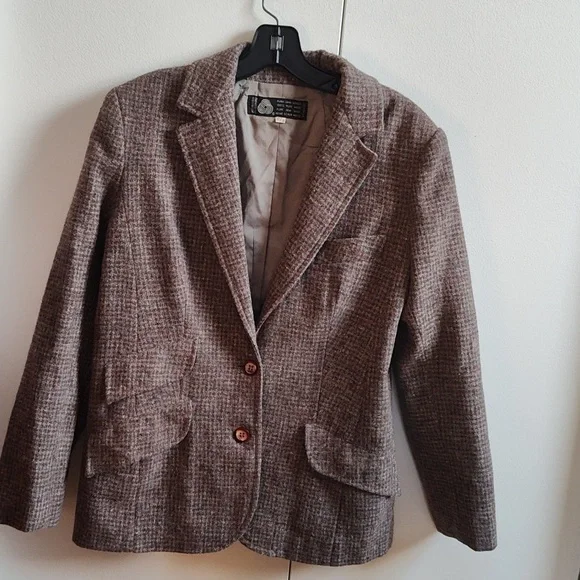 Vintage ladies tweed, wool blazer, size 13/14 Made in Uruguay. Fits like 6 or 8. - Picture 3 of 16